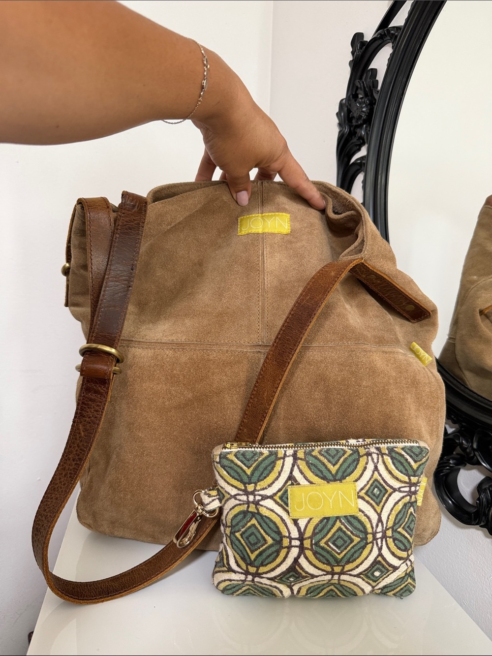 JOYN  Suede/Leather Shoulder Bag in Caramel and wristlet 🎀🎀🎀